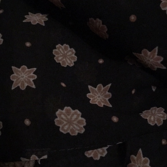 Banana Republic Floral Geo Print Neckerchief - Picture 8 of 8